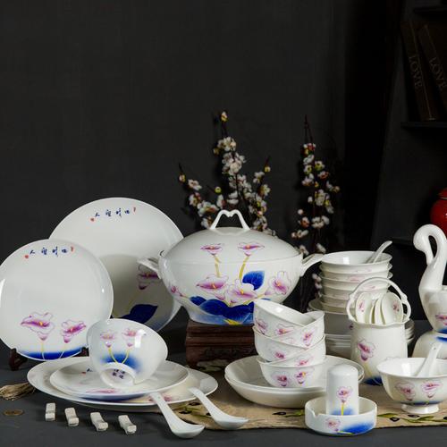 指尖上的春天 景德镇手绘六十头餐具，以匠心还原春暖花开